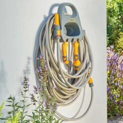 Hozelock - Hose Hanger -Furniture Nature Shop hz hose hanger web2